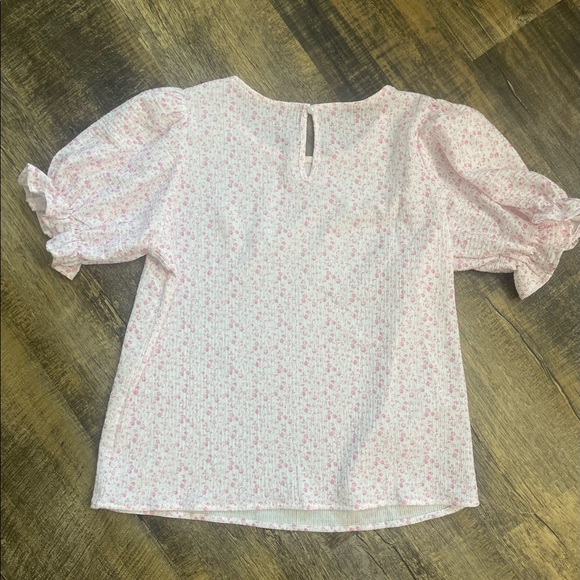 Flower Print Top. - Picture 3 of 4